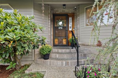 Peaceful entryway | Image 2