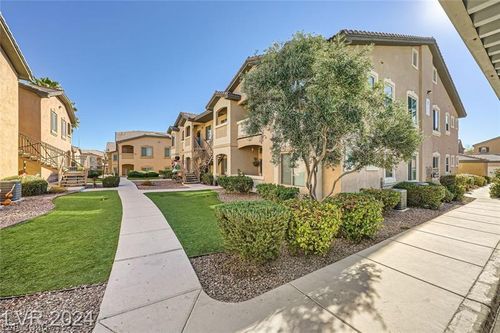 2117-8985 S Durango Dr, Las Vegas, NV, 89113-6117 | Card Image