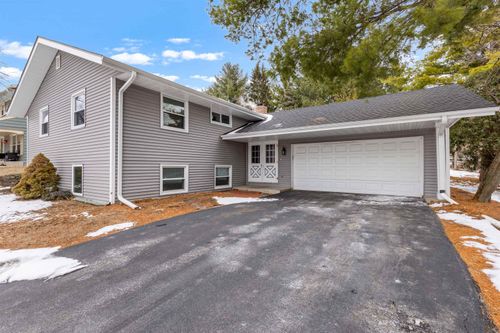 2035 Stornway Dr, Rockford, IL, 61107-1615 | Card Image