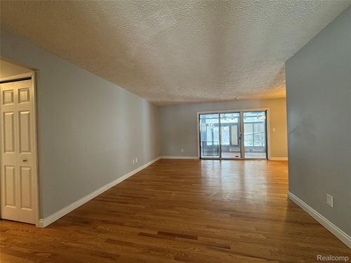 4162 Cypress Dr, Troy, MI, 48085-4868 | Card Image