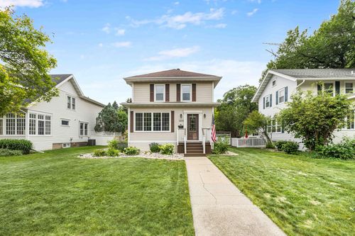 1205 6th St S, Fargo, ND, 58103-2748 | Card Image