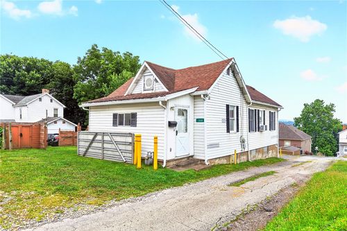 338 E Crawford Ave, Connellsville, PA, 15425-3427 | Card Image
