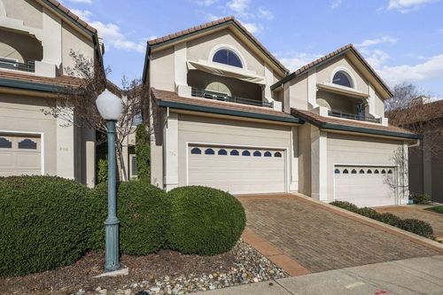724 Oakhurst Trl, Redding, CA, 96003-2838 | Card Image