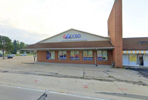 4314 N Sheridan Rd, Peoria, IL, 61614-5918 | Card Image