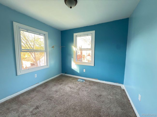 5042 Devonshire Rd, Home with 0 bedrooms, 2 bathrooms and 1 parking in Detroit MI | Image 5
