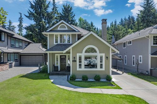 860 Ruckle Crt, North Vancouver, BC, V7H2P6 | Card Image