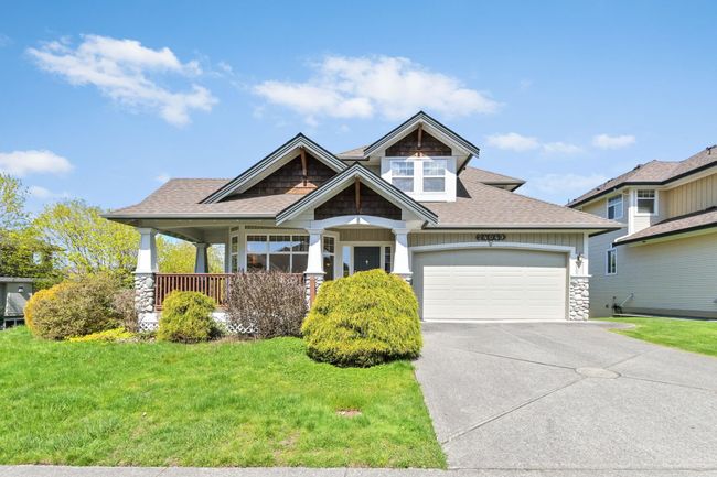 24049 106 Avenue, House other with 3 bedrooms, 2 bathrooms and 4 parking in Maple Ridge BC | Image 2