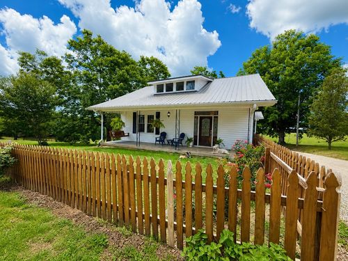 3135 Vanleer Hwy, Charlotte, TN, 37036-6211 | Card Image