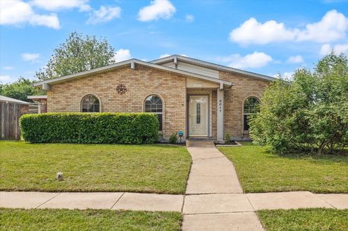 2017 Montana Trl, Grand Prairie, TX, 75052-2222 | Card Image