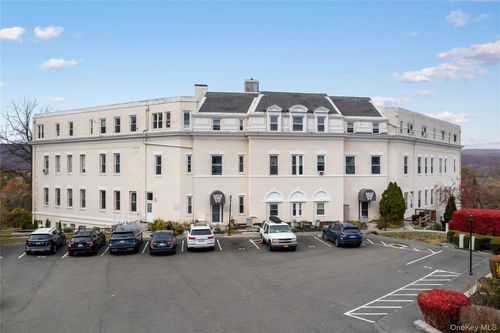 16 Waterview Est, Peekskill, NY, 10566-4435 | Card Image