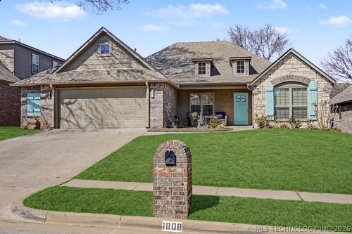 1808 Jacksonville St, Broken Arrow, OK, 74012-1824 | Card Image