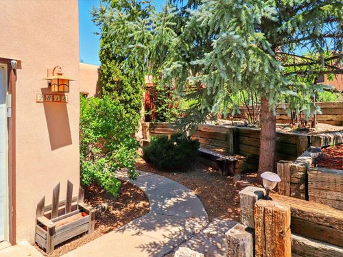 2818 Plaza Verde, Santa Fe, NM, 87507-6512 | Card Image