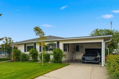 4752 Nipawin Cres Nw, Calgary, AB, T2K2H9 | Card Image