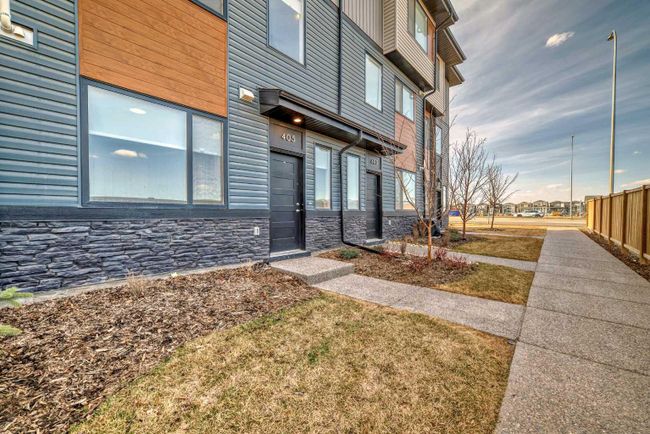 405 Corner Glen Circle Ne, Home with 3 bedrooms, 2 bathrooms and 2 parking in Calgary AB | Image 1