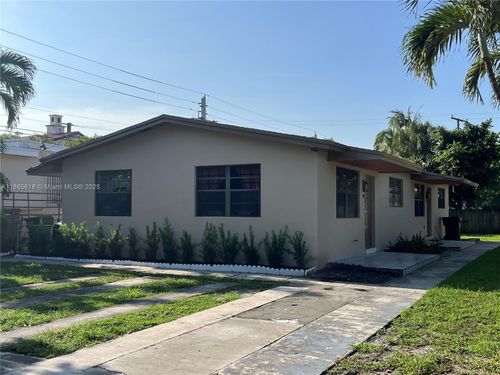 0-92 E 15th St, Hialeah, FL, 33010-3550 | Card Image