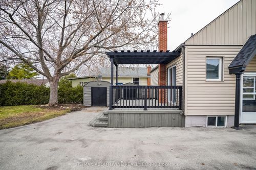 96 Mohawk Rd E, Hamilton, ON, L9A2G9 | Card Image