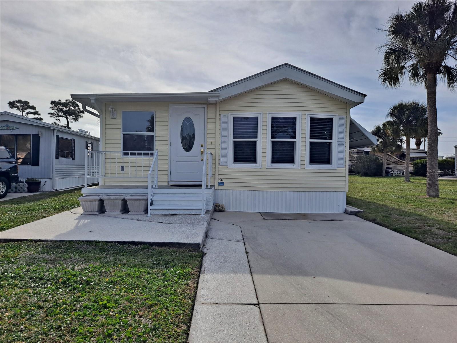 Crown Point Dr, Nokomis, FL 34275