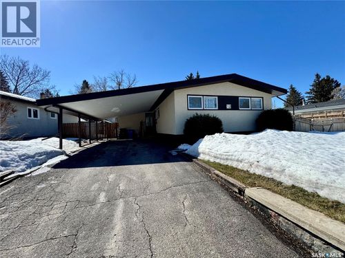 703 Agnew St, Prince Albert, SK, S6V2P2 | Card Image