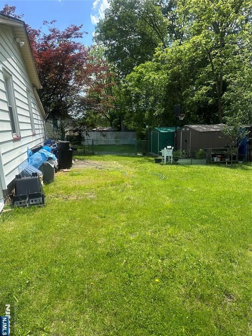 12 Lakeside Blvd, Hopatcong, NJ, 07843-1310 | Card Image