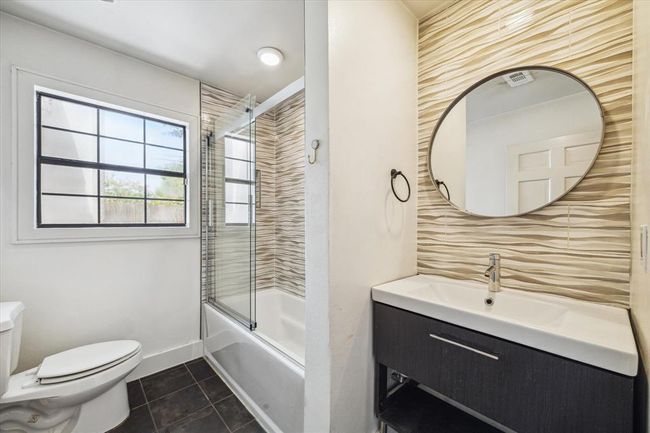 1326 Curtin St, House other with 3 bedrooms, 2 bathrooms and null parking in Houston TX | Image 13