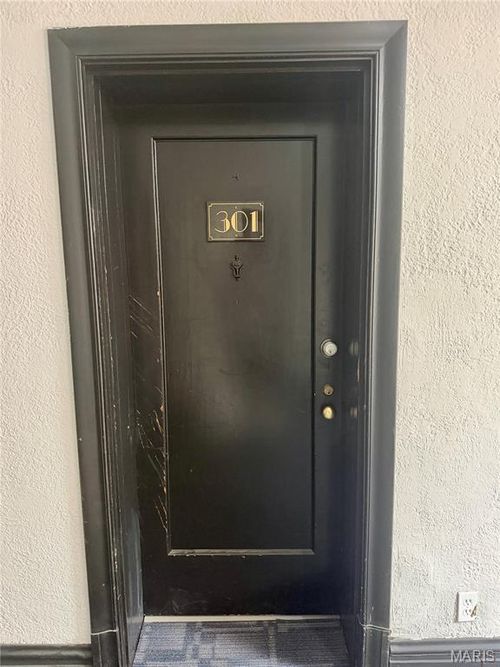 302-7355 Lindell Boulevard, University City, MO, 63130 | Card Image