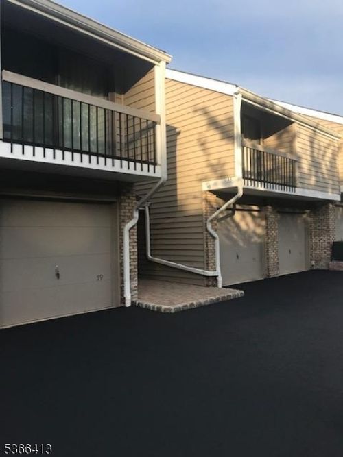 55 N Slope, Clinton, NJ, 08809-1134 | Card Image