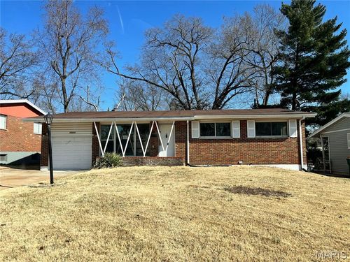 10224 Viscount Dr, Saint Louis, MO, 63136-5640 | Card Image