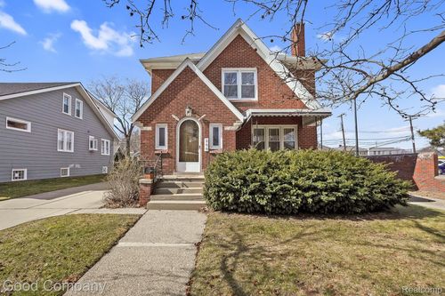 a-200 S Pleasant St, Royal Oak, MI, 48067-2484 | Card Image