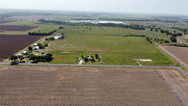 9919 Bohacek Rd, Home with 3 bedrooms, 2 bathrooms and 4 parking in Beasley TX | Image 7