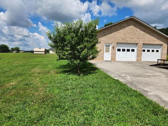 1070 Dyer Rd, House other with 3 bedrooms, 2 bathrooms and null parking in Madisonville TN | Image 31