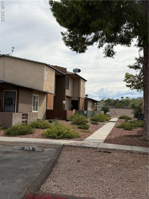 209 E Van Wagenen St, Henderson, NV, 89015-7363 | Card Image