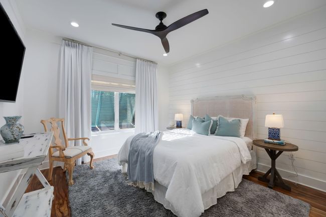 290 Seabreeze Blvd | Image 50
