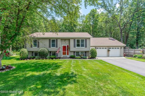 25 Mockingbird Ln, Queensbury, NY, 12804-9541 | Card Image