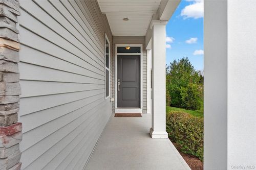 25 Hoffman Rd, East Fishkill, NY, 12533-7383 | Card Image