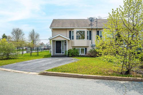 18 Batten Crescent, Middle Sackville, NS, B4E3G6 | Card Image