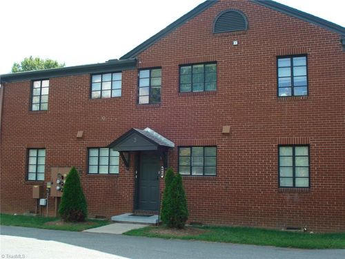 apt-2c-10 W 6th Ave, Lexington, NC, 27292-3079 | Card Image