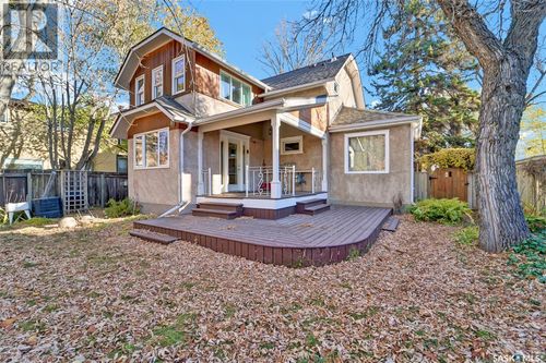 927 10th Ave N, Saskatoon, SK, S7K3A3 | Card Image