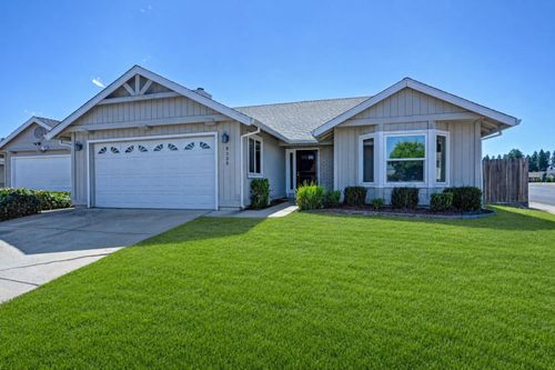 8139 Traver Court, Sacramento, CA, 95828 | Card Image