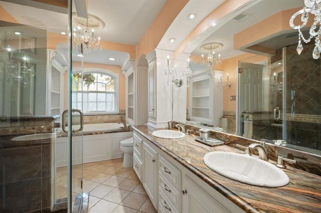 111 Whispering Oaks Dr, House other with 4 bedrooms, 2 bathrooms and 2 parking in Seabrook TX | Image 10