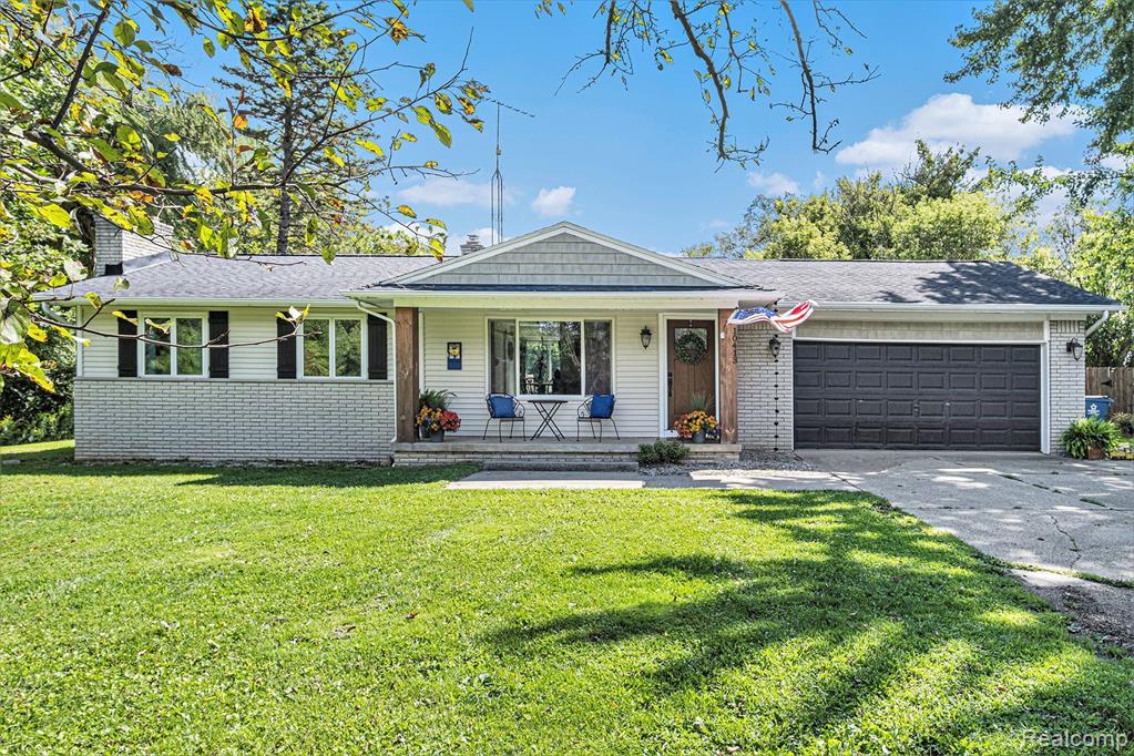 Torrey Rd, Fenton, MI 48430 #1