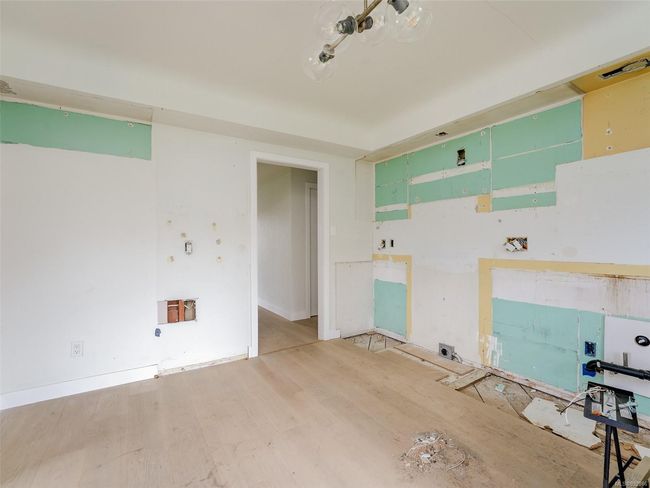KITCHEN SIZE 13'4 X 11'2 | Image 12