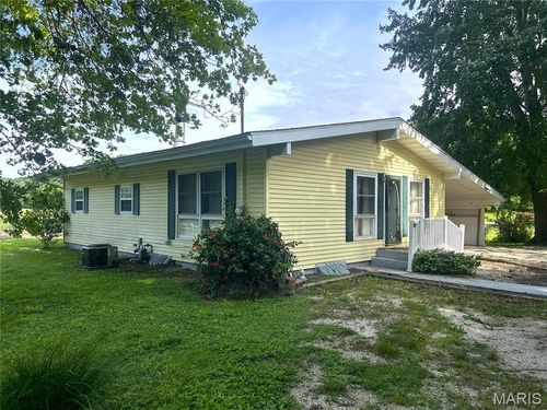 88 State St, Eldred, IL, 62027-4481 | Card Image