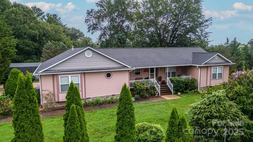 40 Collins Rd, Marshall, NC, 28753-9207 | Card Image