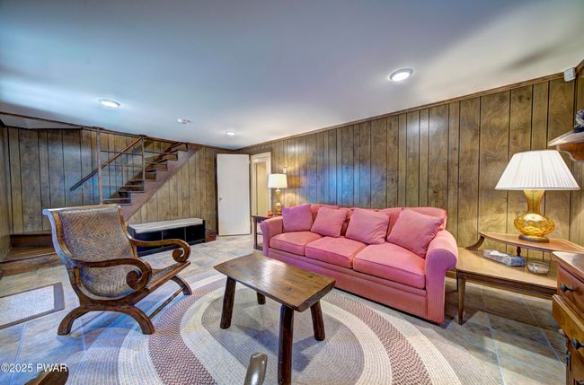 Family Room | Image 33