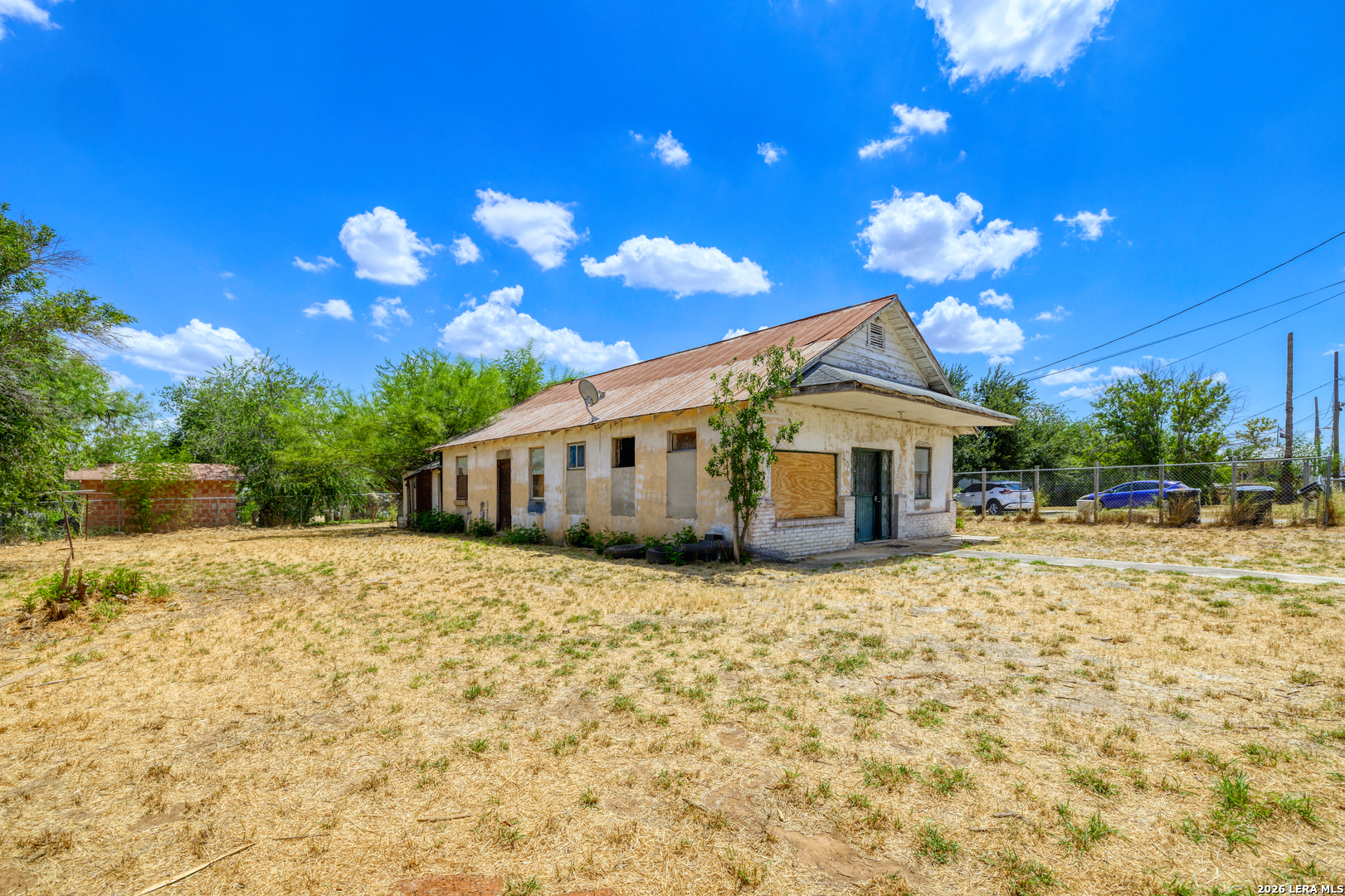 Residential in Carrizo Springs 3