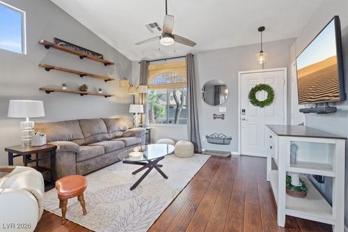 1100 Blitzen Dr, Henderson, NV, 89012-4400 | Card Image