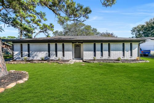 4907 Green Willow Ln, Dickinson, TX, 77539-6509 | Card Image