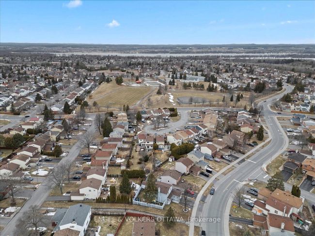 1456 Prestone Dr, House other with 3 bedrooms, 2 bathrooms and 2 parking in Orléans ON | Image 35
