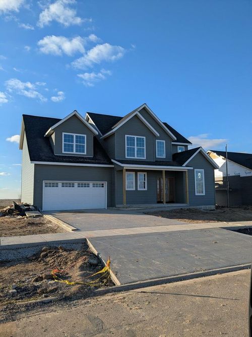 675 S Regulators Street, Creston, IL, 60113 | Card Image