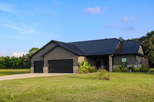 925 Chuckwagon Trl, Angleton, TX, 77515-8017 | Card Image